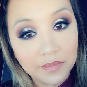 Meet your Posher, Raquel